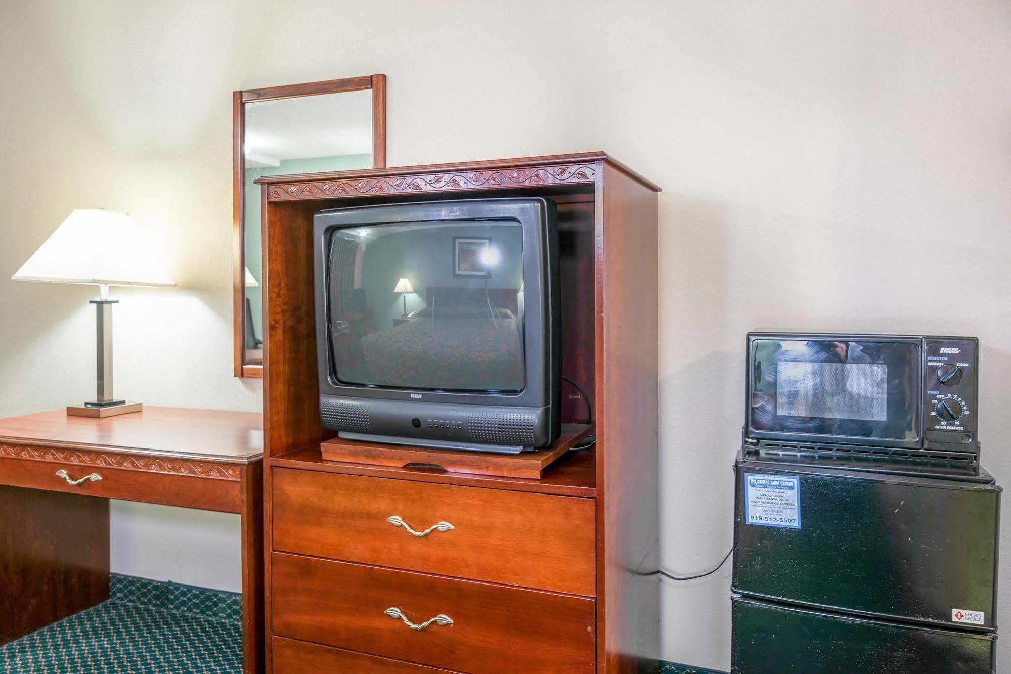 Motel 6-Kenly, Nc Bagian luar foto