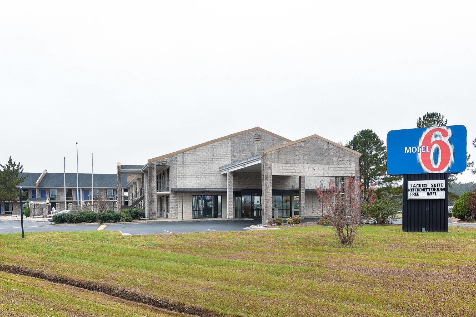 Motel 6-Kenly, Nc Bagian luar foto