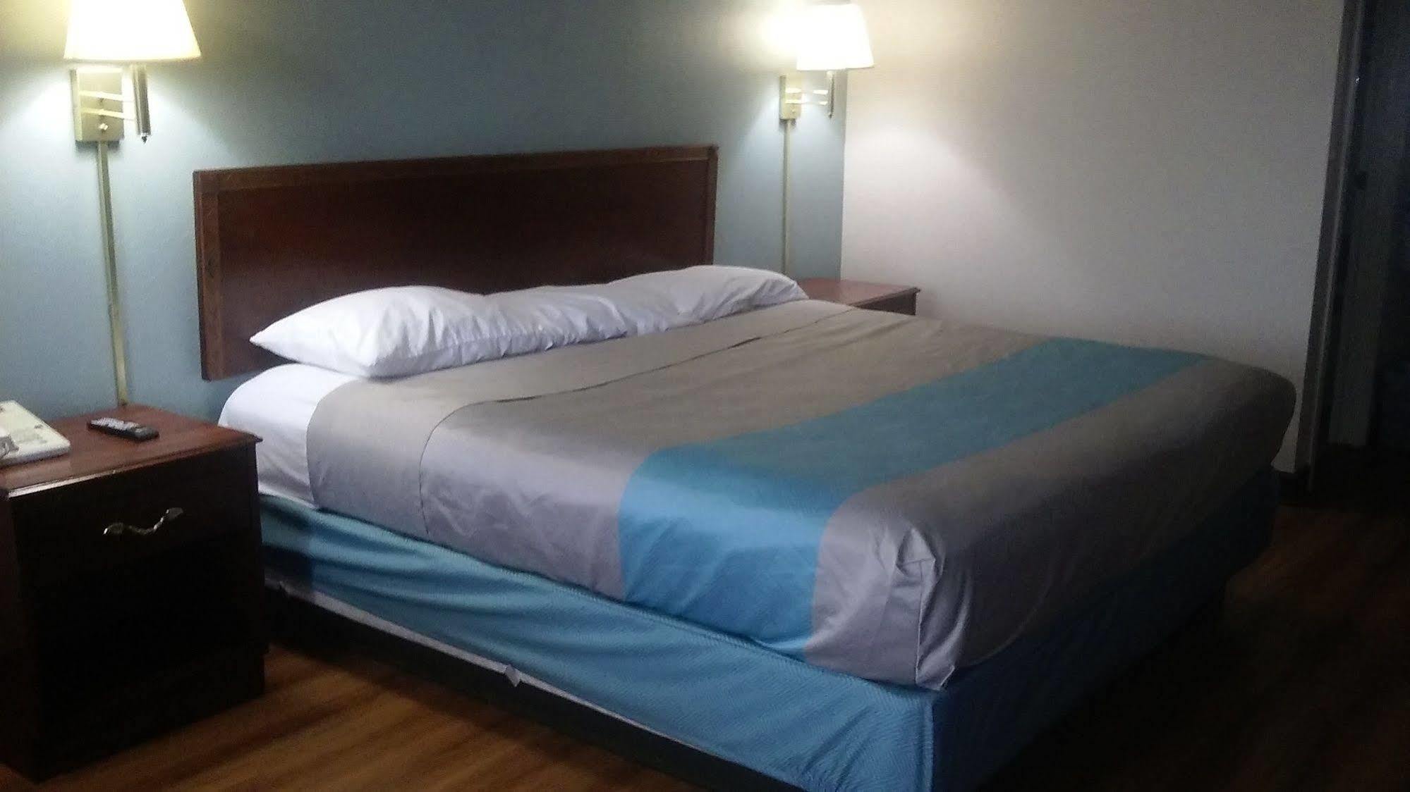 Motel 6-Kenly, Nc Bagian luar foto